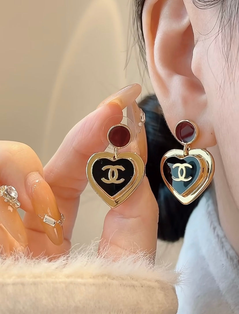 black and gold enamel heart Drop Earrings for women - alternate angle view 9