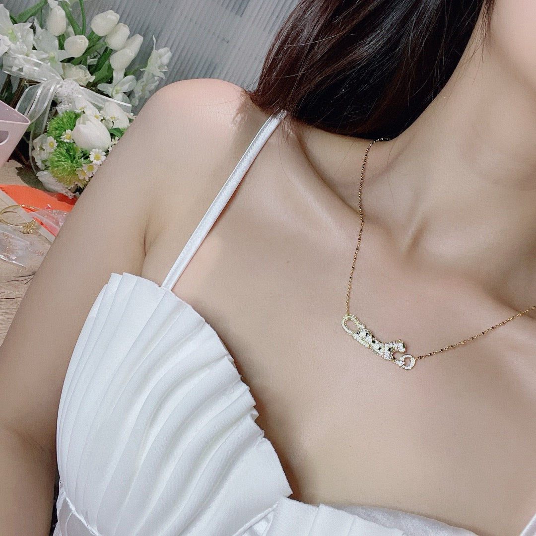 green crystal luxury Necklace for women - alternate angle view 5