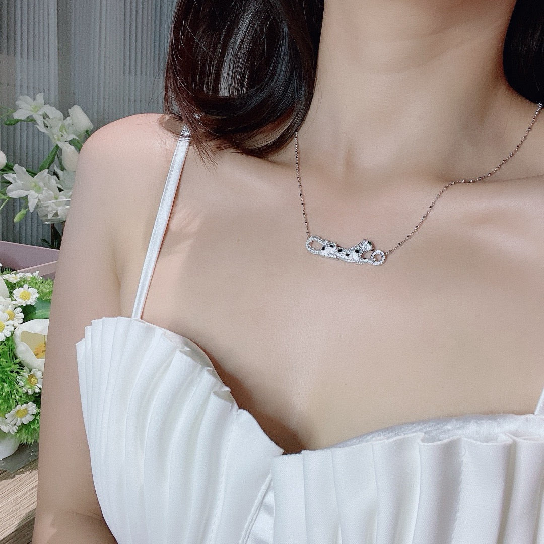 green crystal luxury Necklace for women - alternate angle view 7