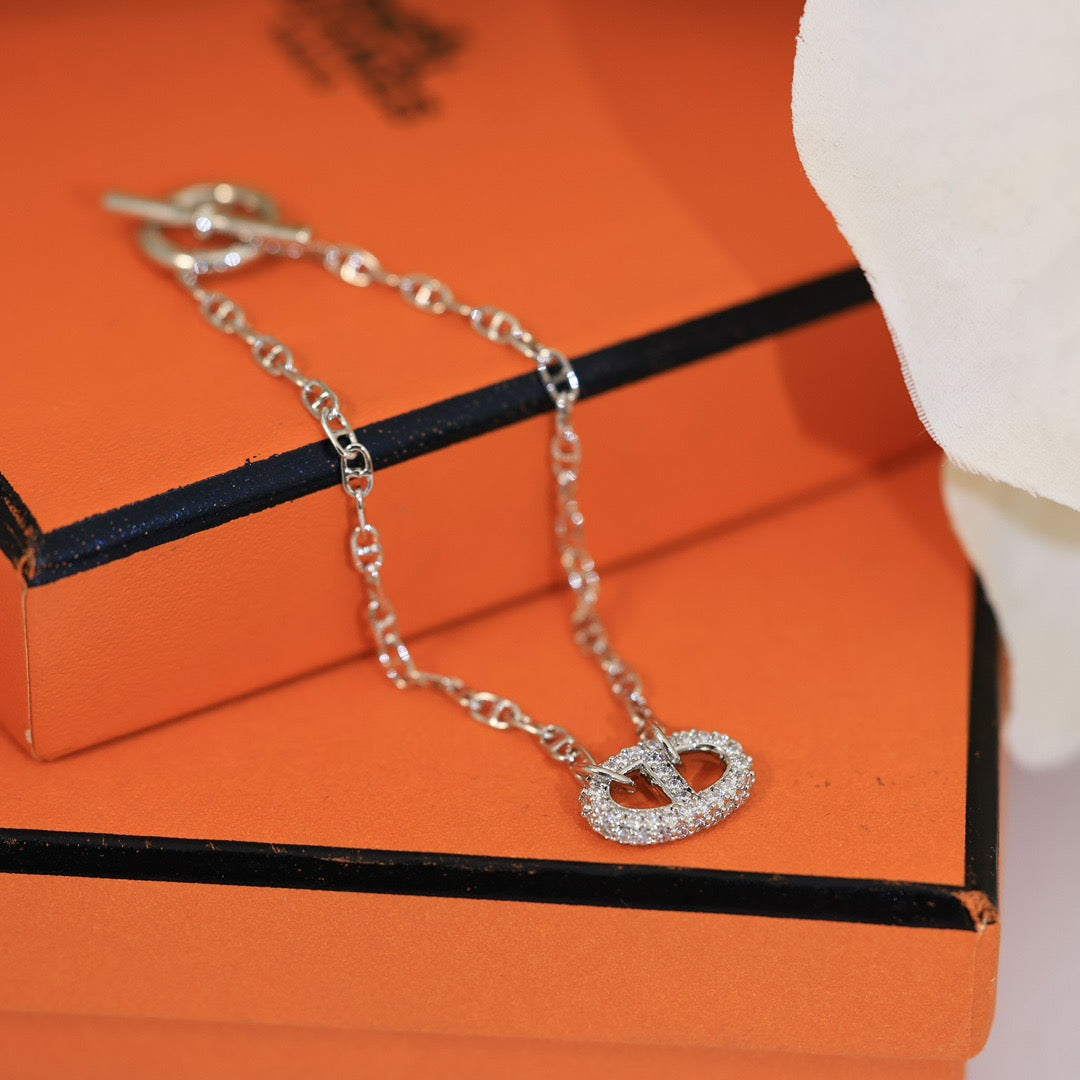 gold heart Bracelet for women - alternate angle view 7