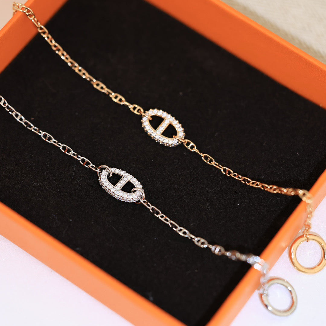 gold heart Bracelet for women - alternate angle view 3