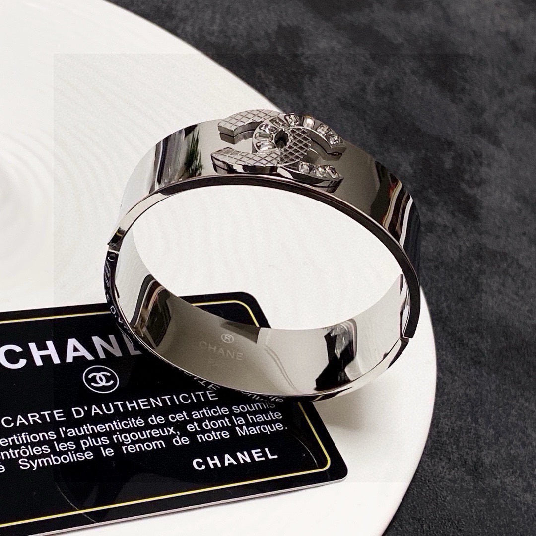 crystal crystal inlaid Bangle for women - alternate angle view 7