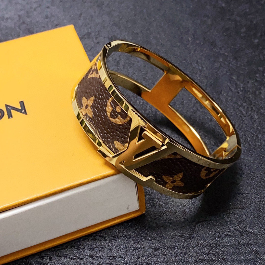 white leather floral Bangle for women - alternate angle view 5