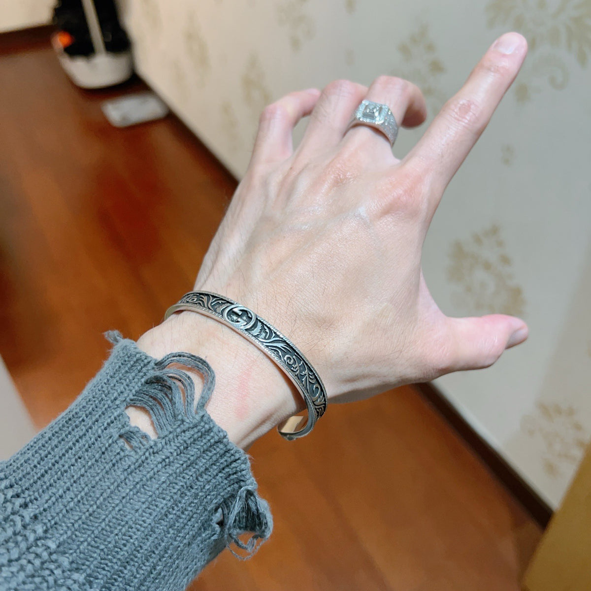 antique double g Bangle for women - alternate angle view 9