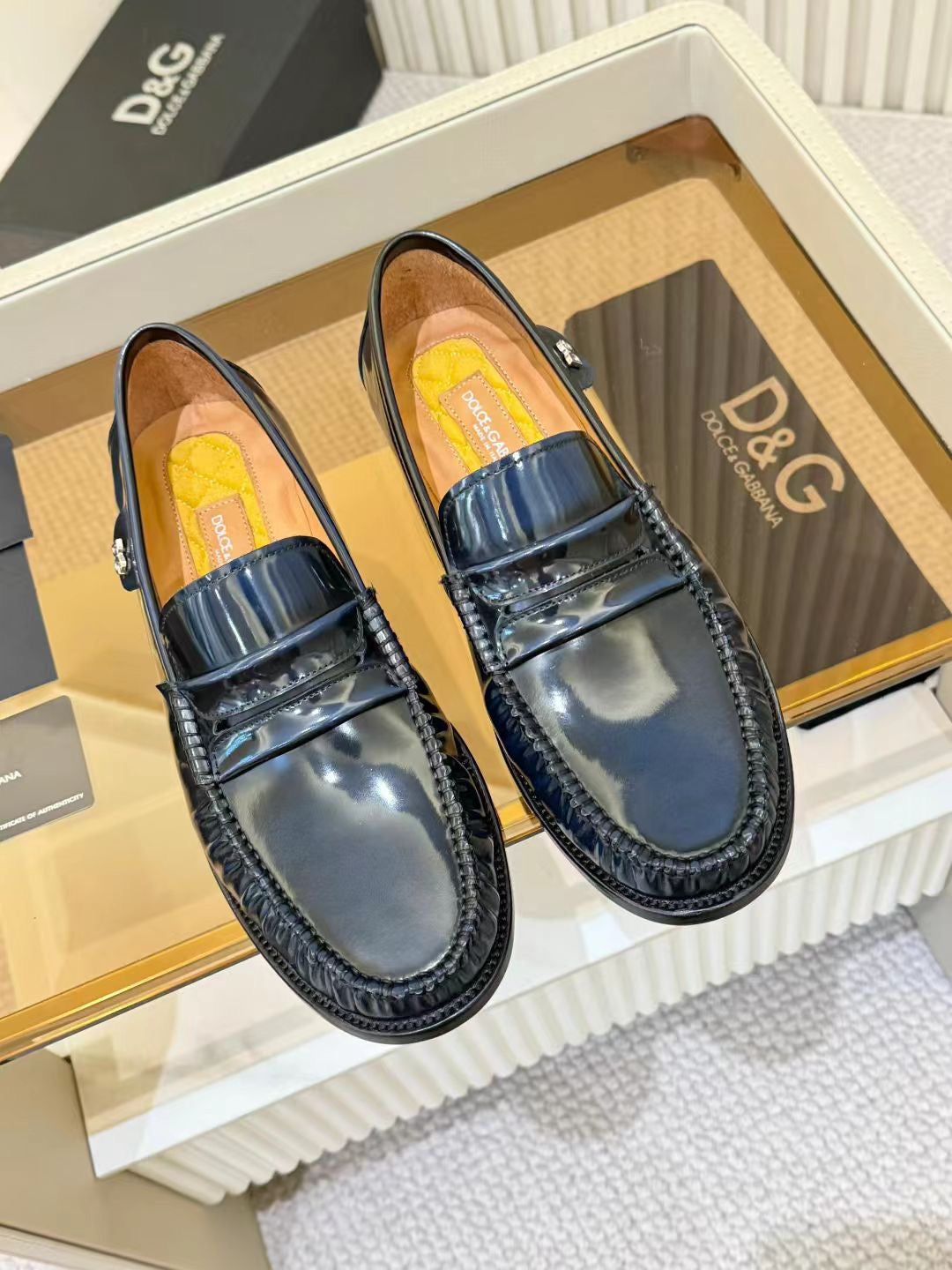 Dolce & Gabbana DG Men's Calfskin Dress Shoes with Leather Sole