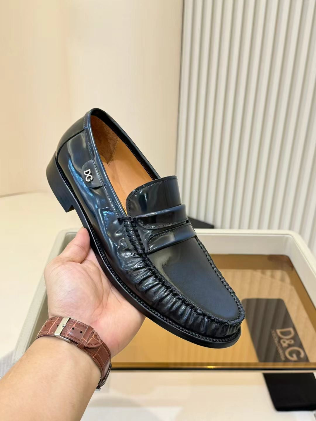 Dolce & Gabbana DG Men's Calfskin Dress Shoes with Leather Sole
