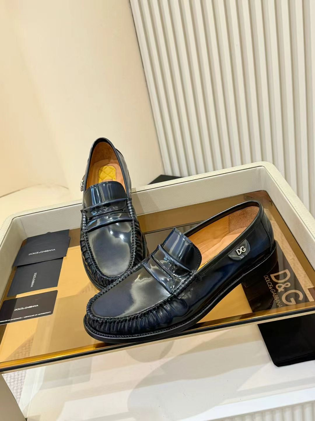 Dolce & Gabbana DG Men's Calfskin Dress Shoes with Leather Sole
