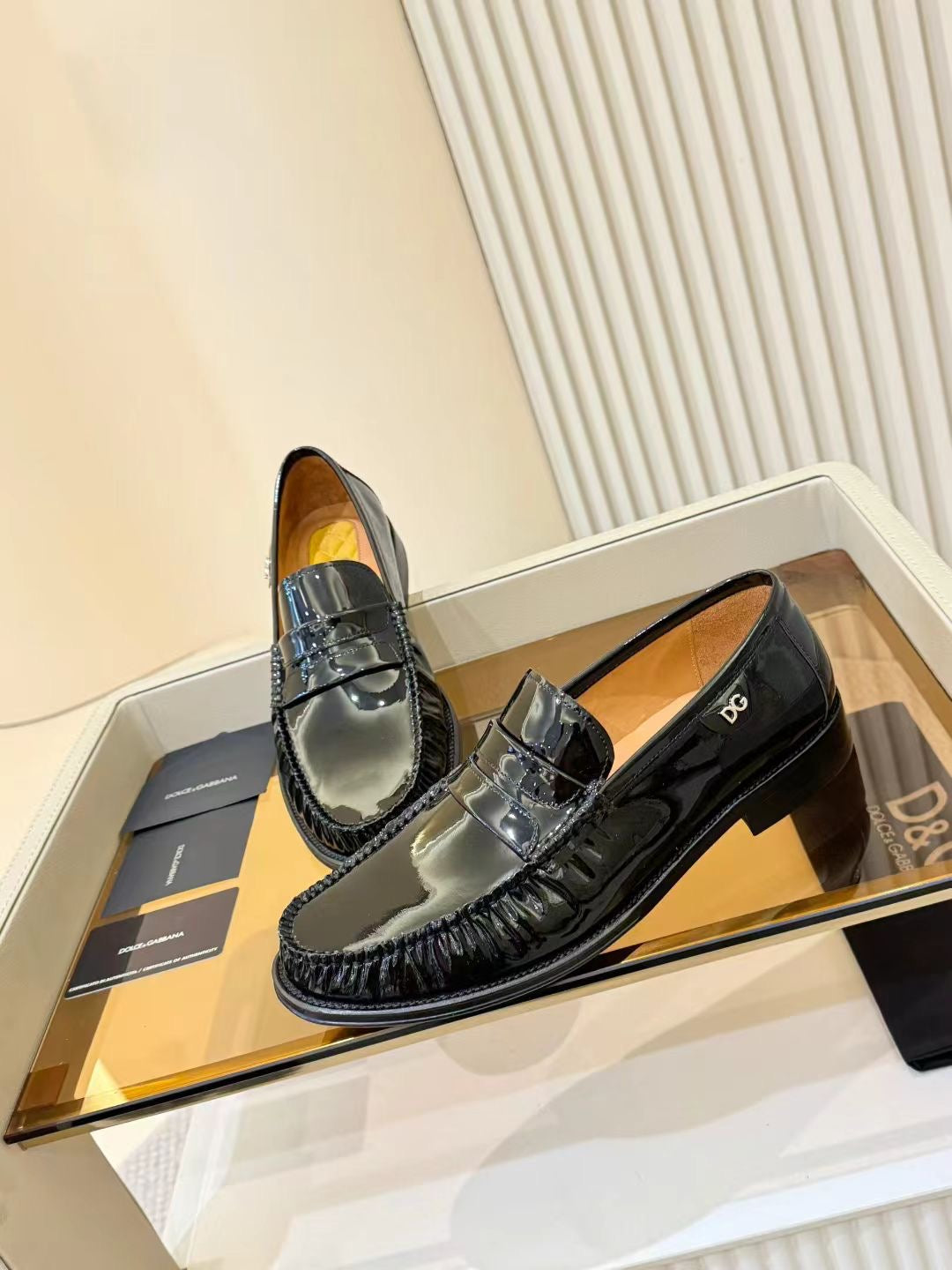 Dolce & Gabbana DG Men's Calfskin Dress Shoes with Leather Sole