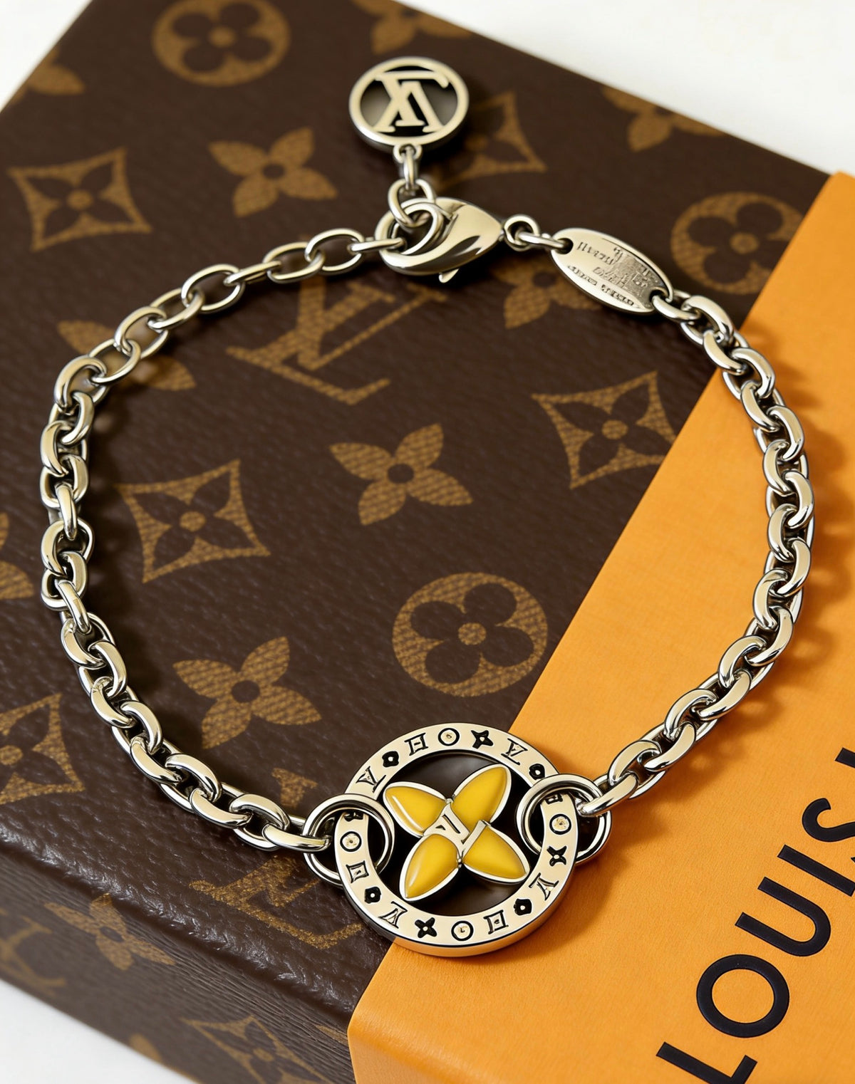 antique chain Bracelet for men - alternate angle view 9