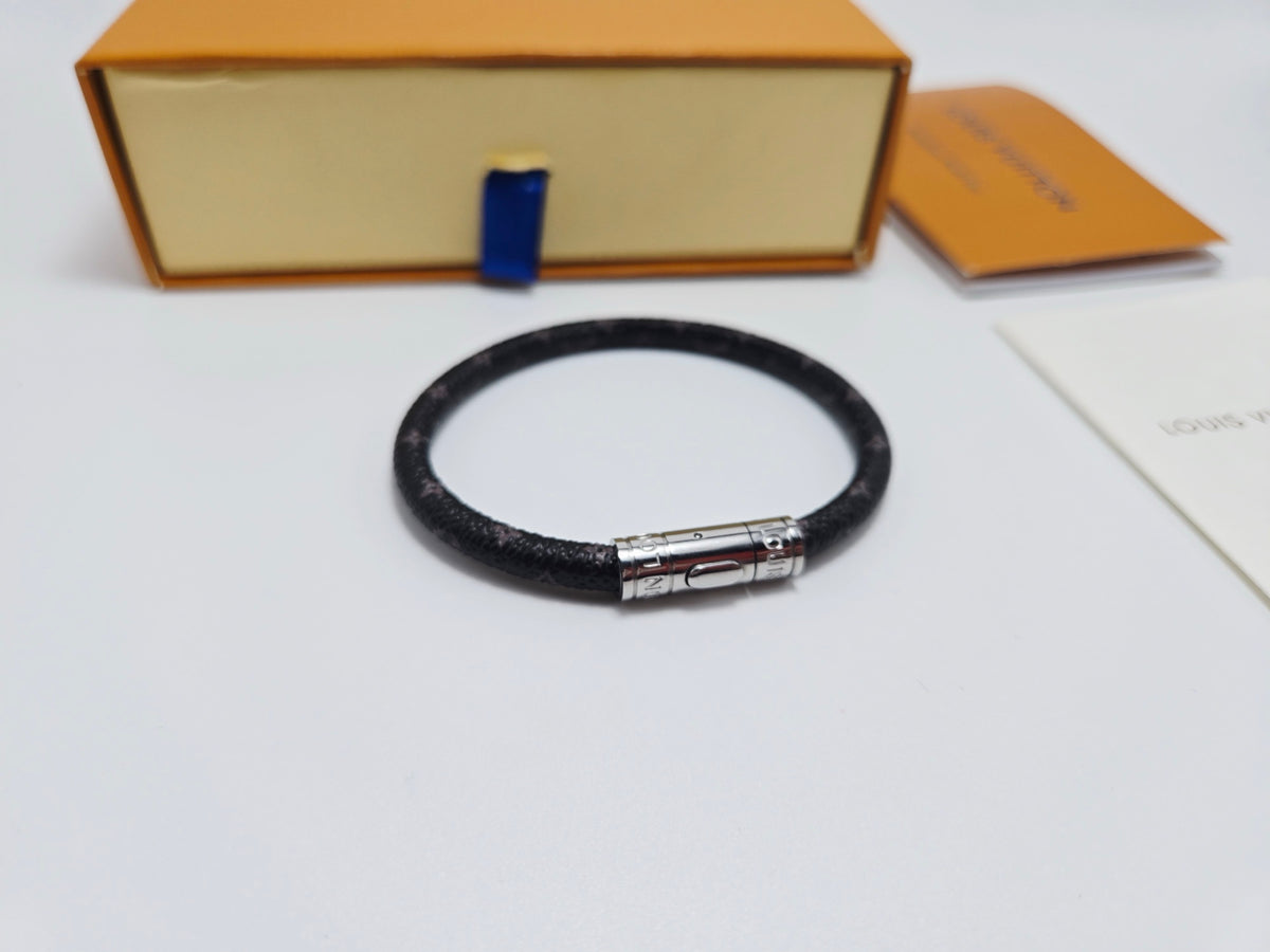 silver genuine leather floral Bracelet for women - alternate angle view 3