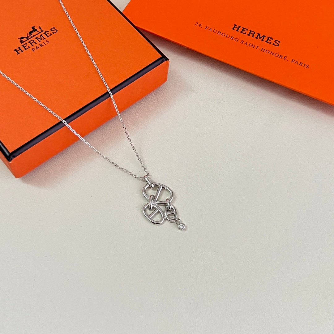 Necklace for women - alternate angle view 4
