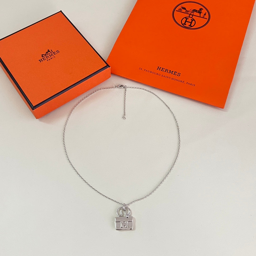 delicate Necklace for women - alternate angle view 2