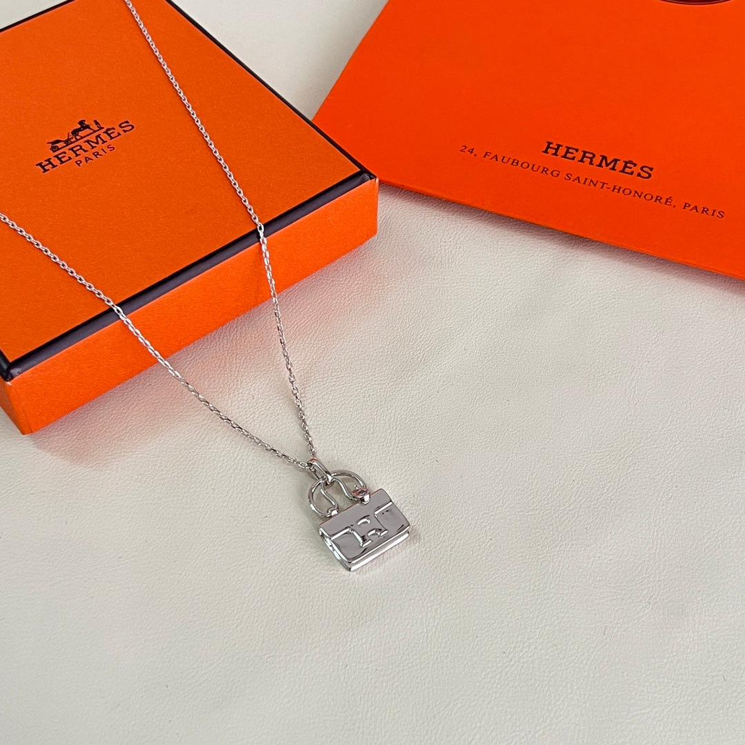delicate Necklace for women - alternate angle view 4
