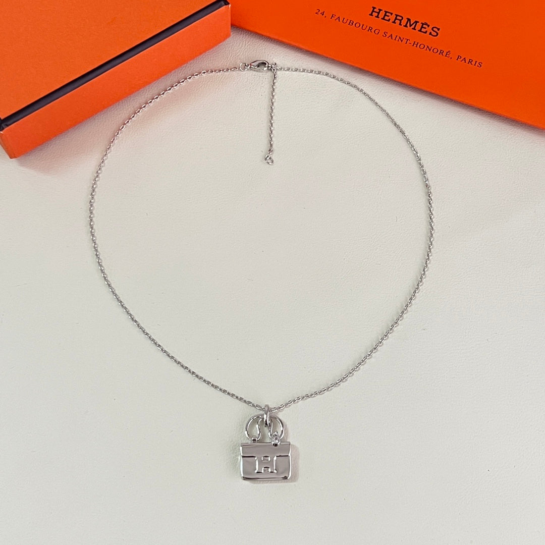 delicate Necklace for women - alternate angle view 5