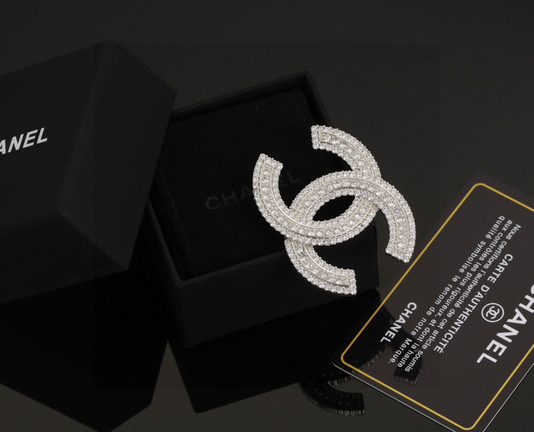 crystal double c Brooch for women - alternate angle view 3