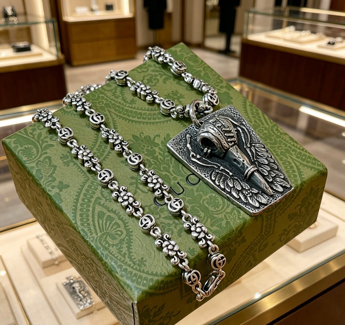 antique chain Necklace for women - alternate angle view 2
