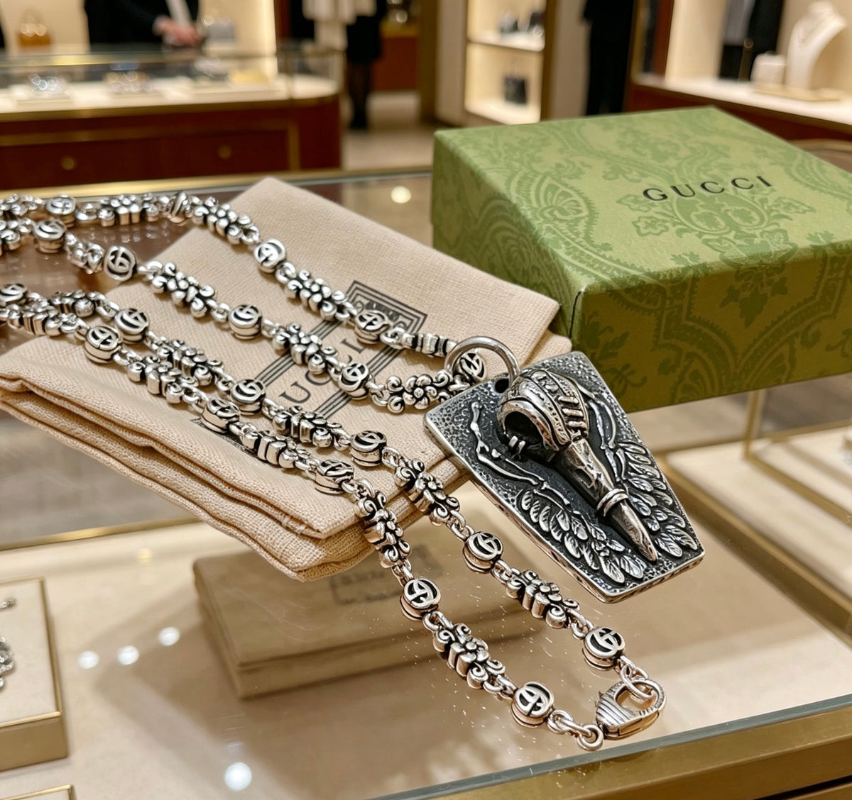 antique chain Necklace for women - alternate angle view 5