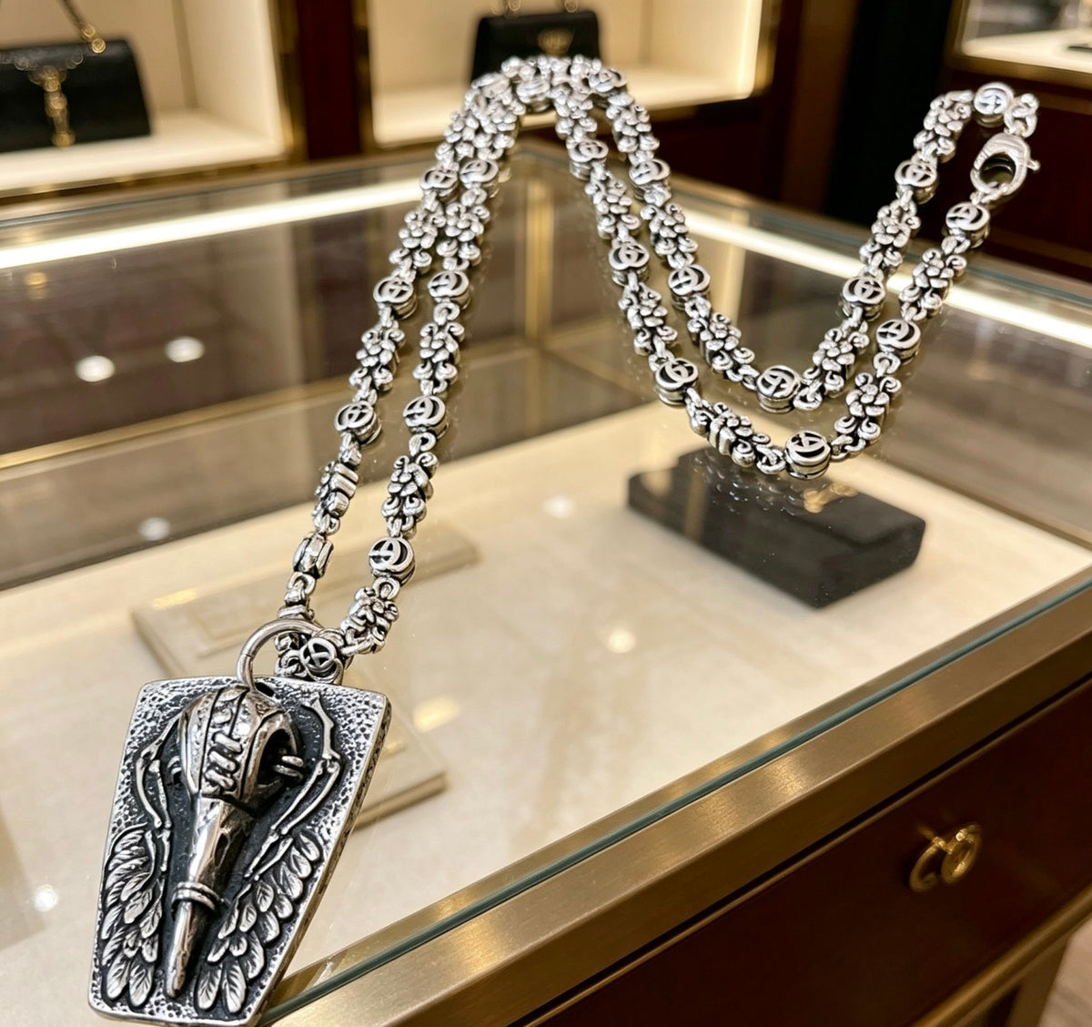antique chain Necklace for women - alternate angle view 8