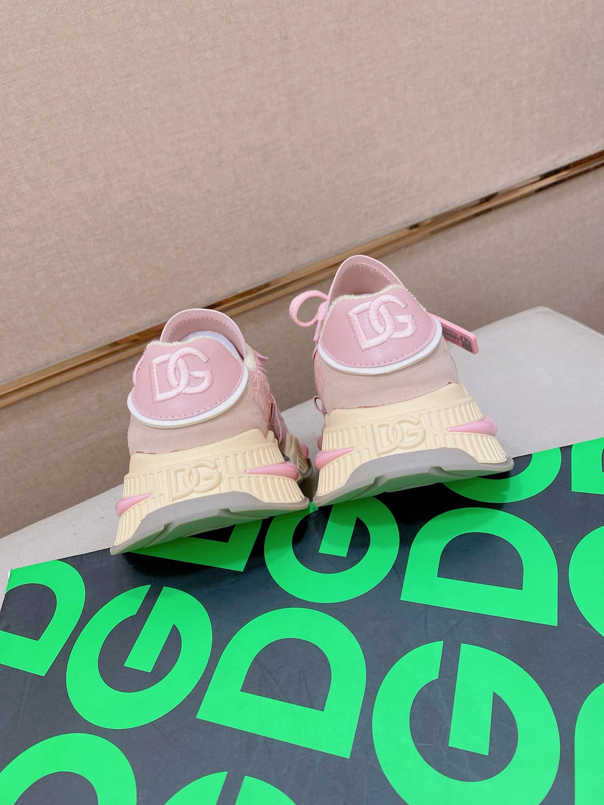 Dolce & Gabbana DG Couple's Athletic Casual Sneakers