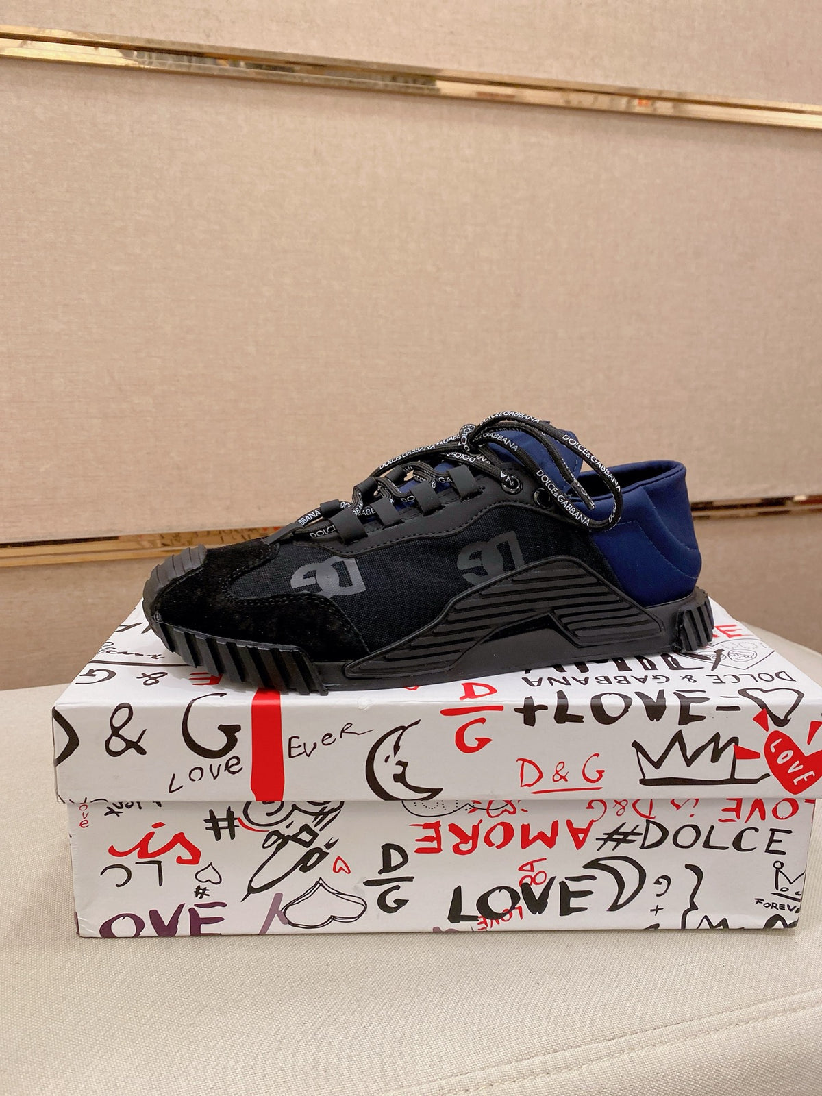Dolce & Gabbana DG Couple's Athletic Casual Sneakers