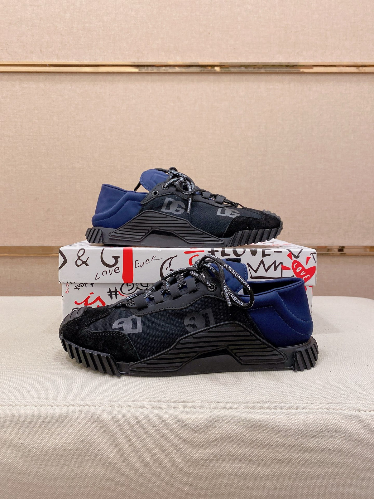 Dolce & Gabbana DG Couple's Athletic Casual Sneakers