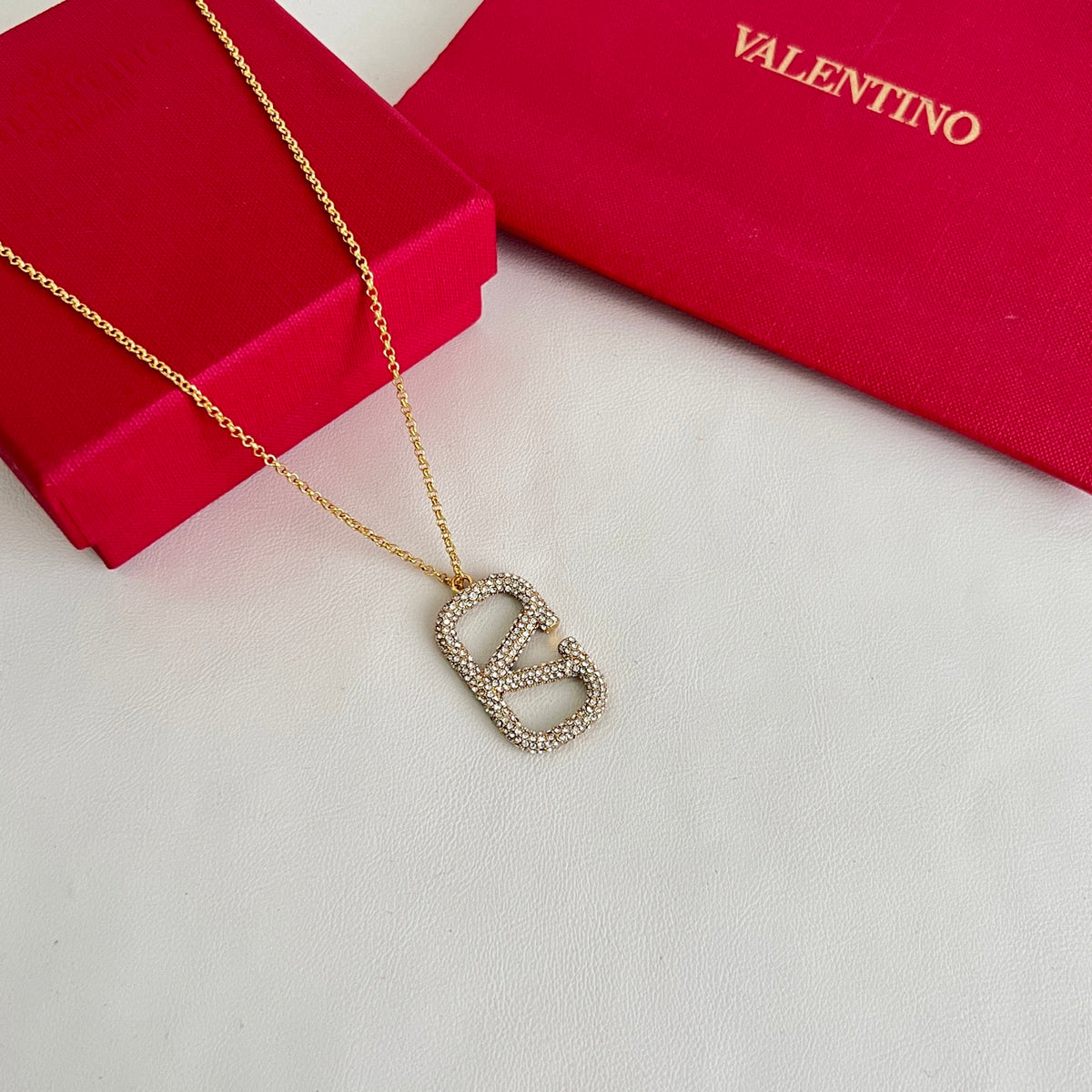 minimalist Necklace for women - product detail view