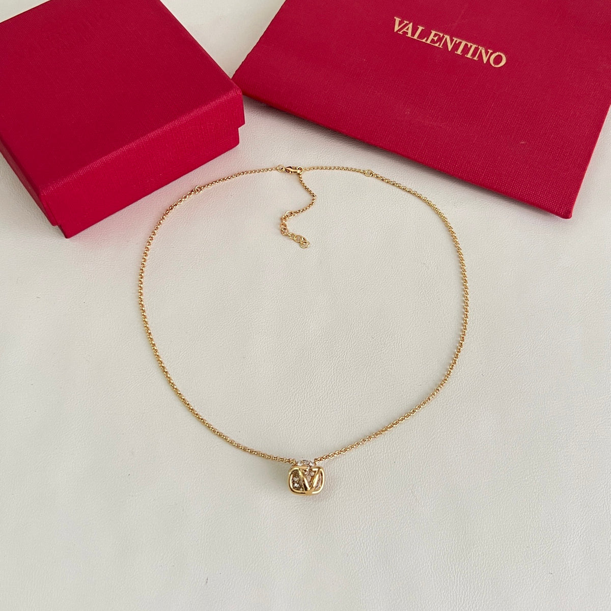 minimalist Necklace for women - alternate angle view 2