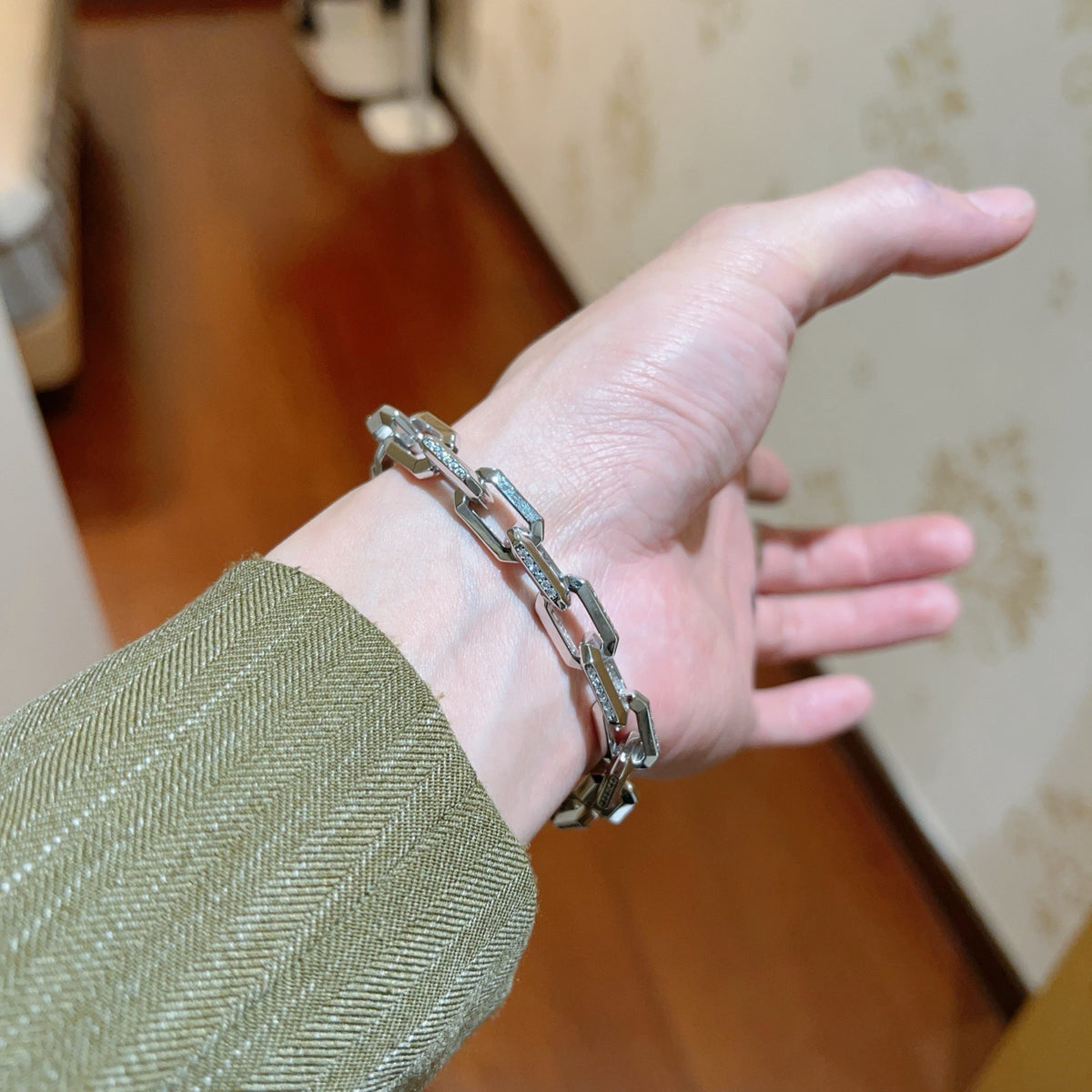 beige minimalist Ring for men - alternate angle view 4