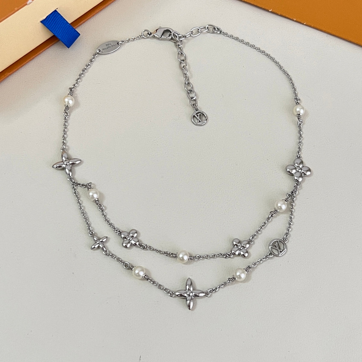 vintage Necklace for men - alternate angle view 4