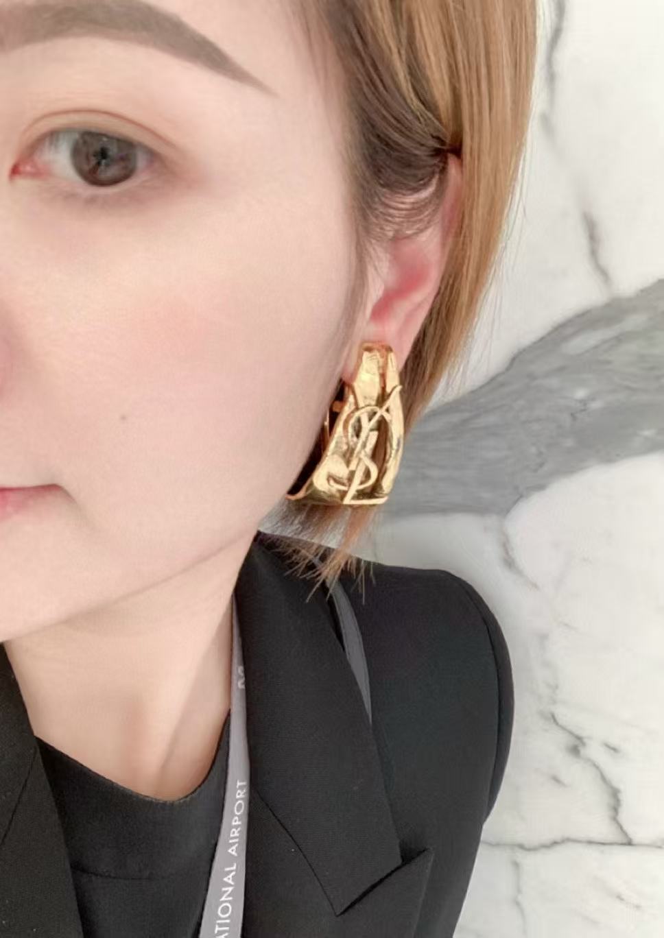 gold metal letter fashion accessory for women - alternate angle view 7