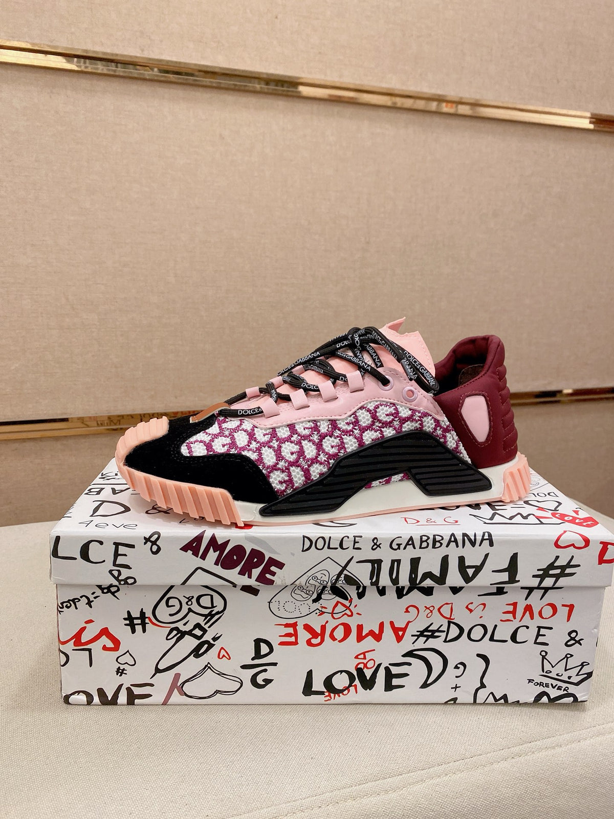 Dolce & Gabbana DG Couple's Athletic Casual Sneakers