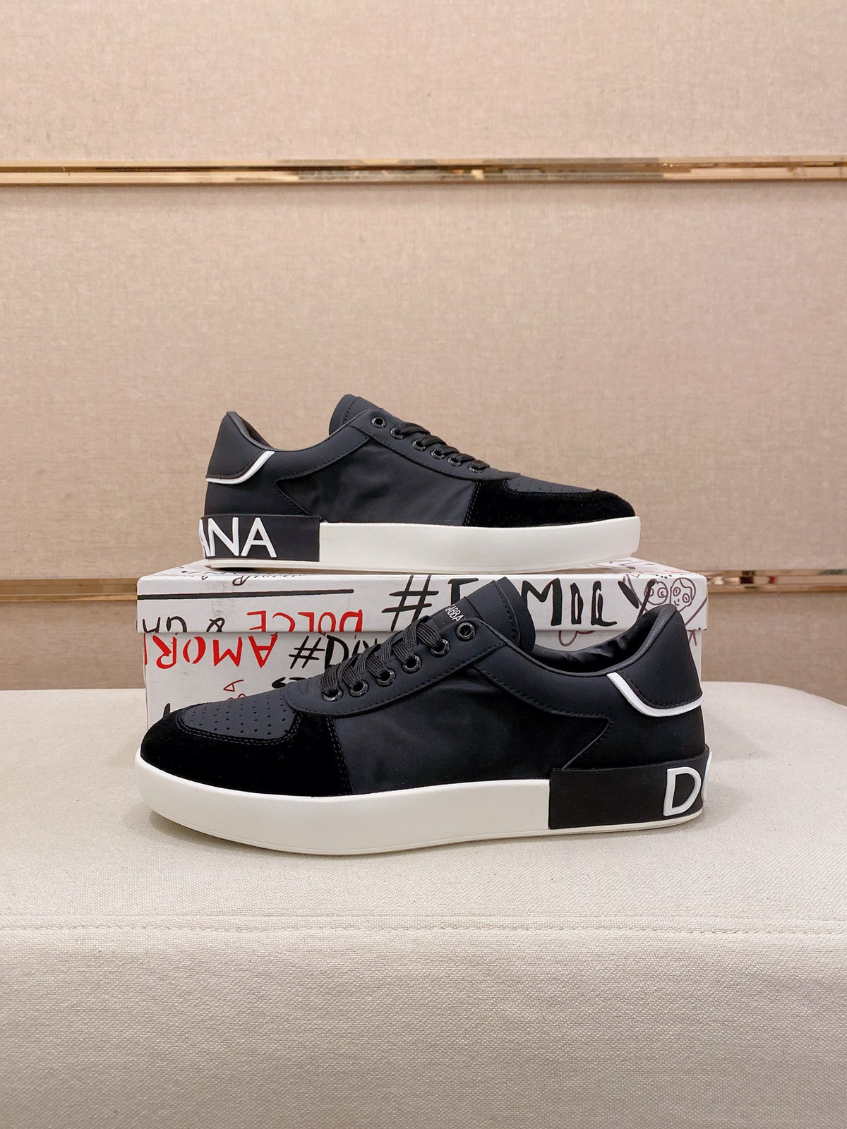 Dolce & Gabbana DG Couple's Athletic Casual Sneakers