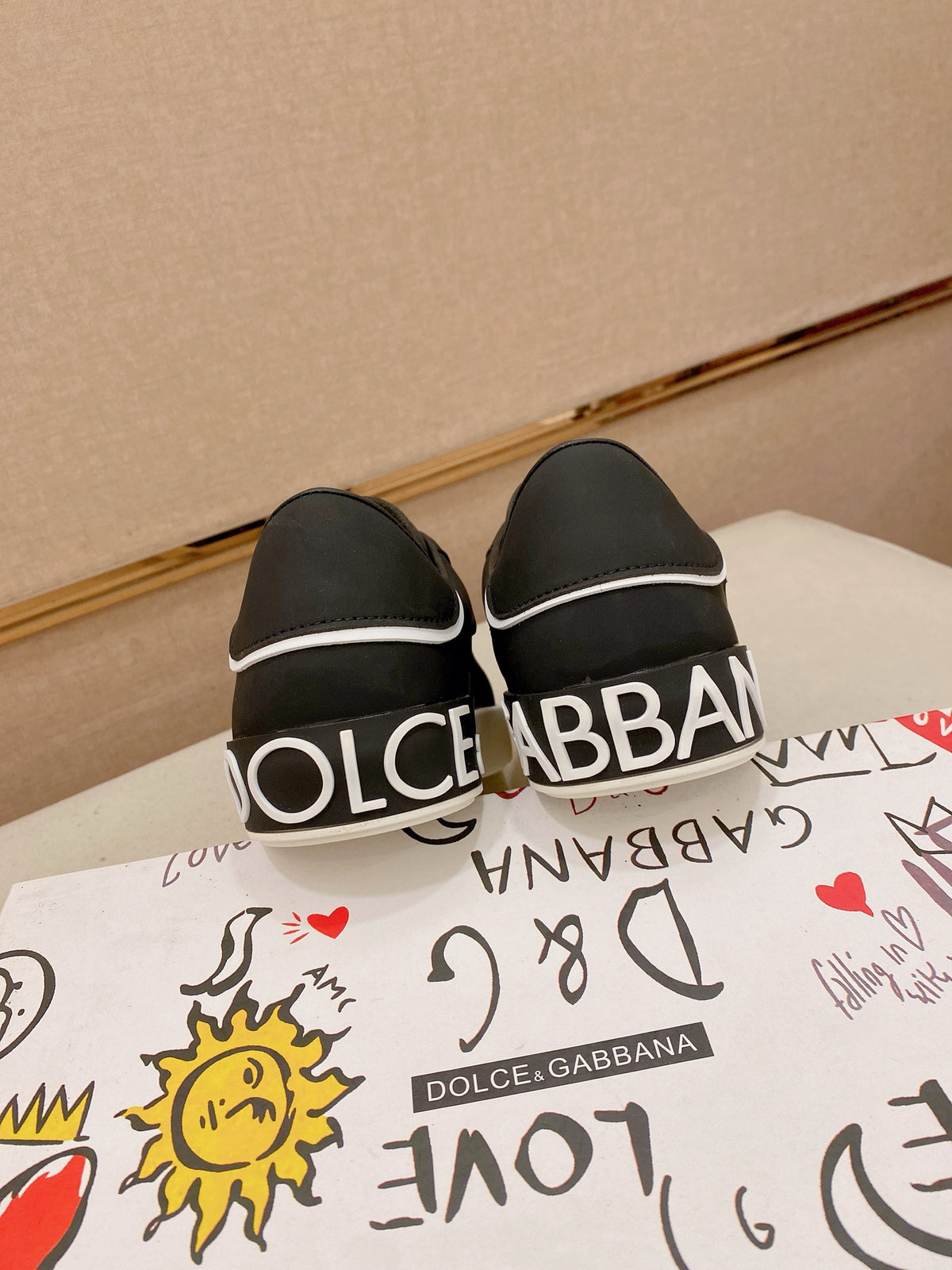 Dolce & Gabbana DG Couple's Athletic Casual Sneakers