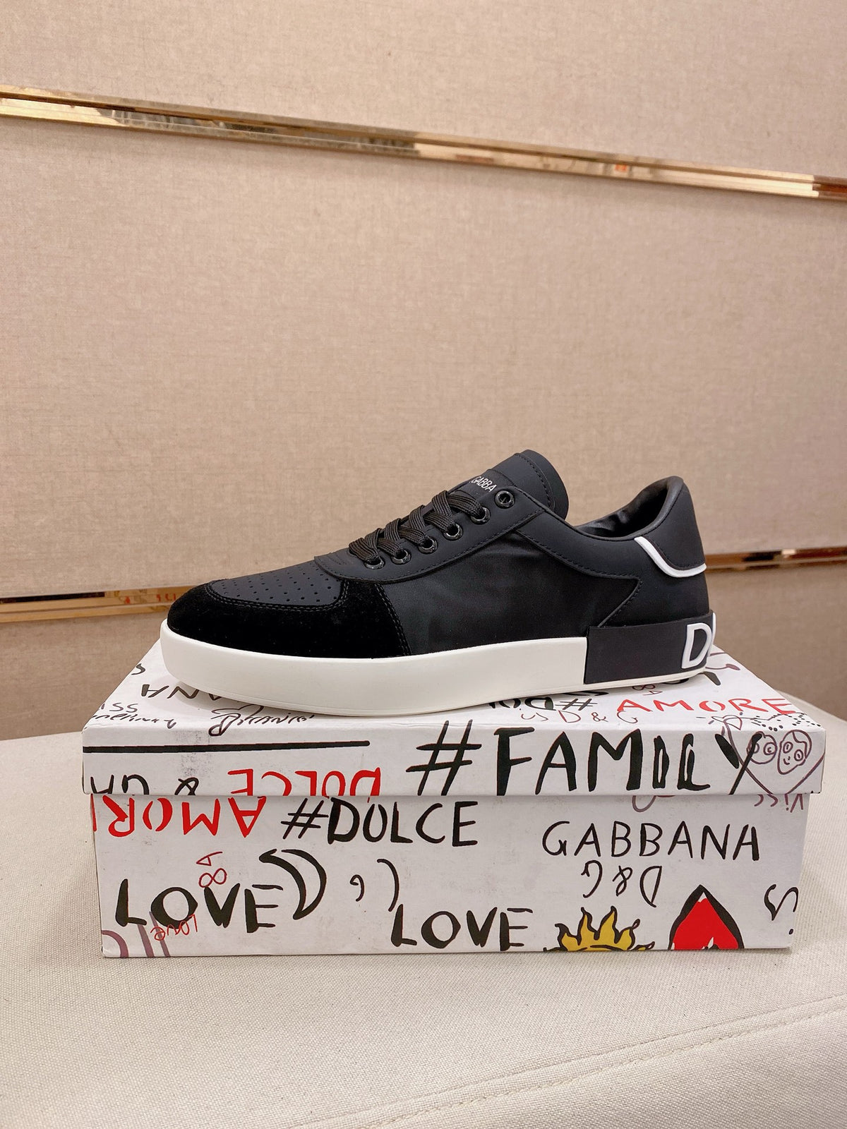 Dolce & Gabbana DG Couple's Athletic Casual Sneakers