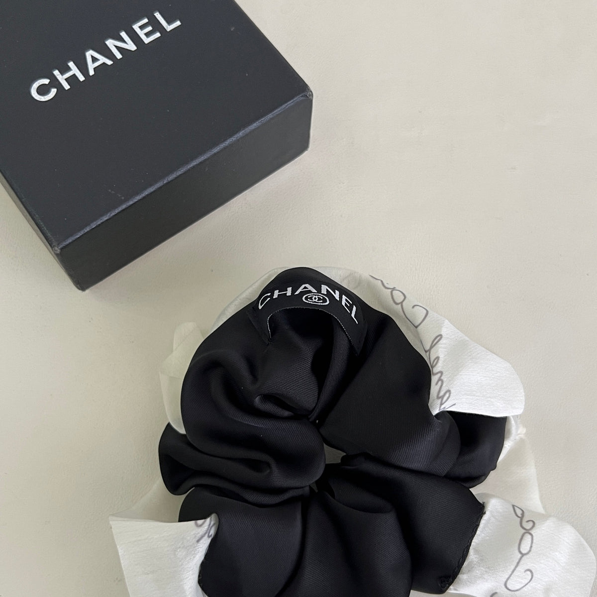 elegant Hair Tie for women - alternate angle view 6
