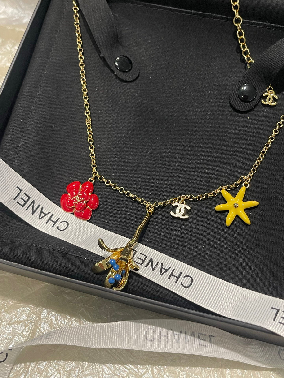 red floral Necklace for women - alternate angle view 3