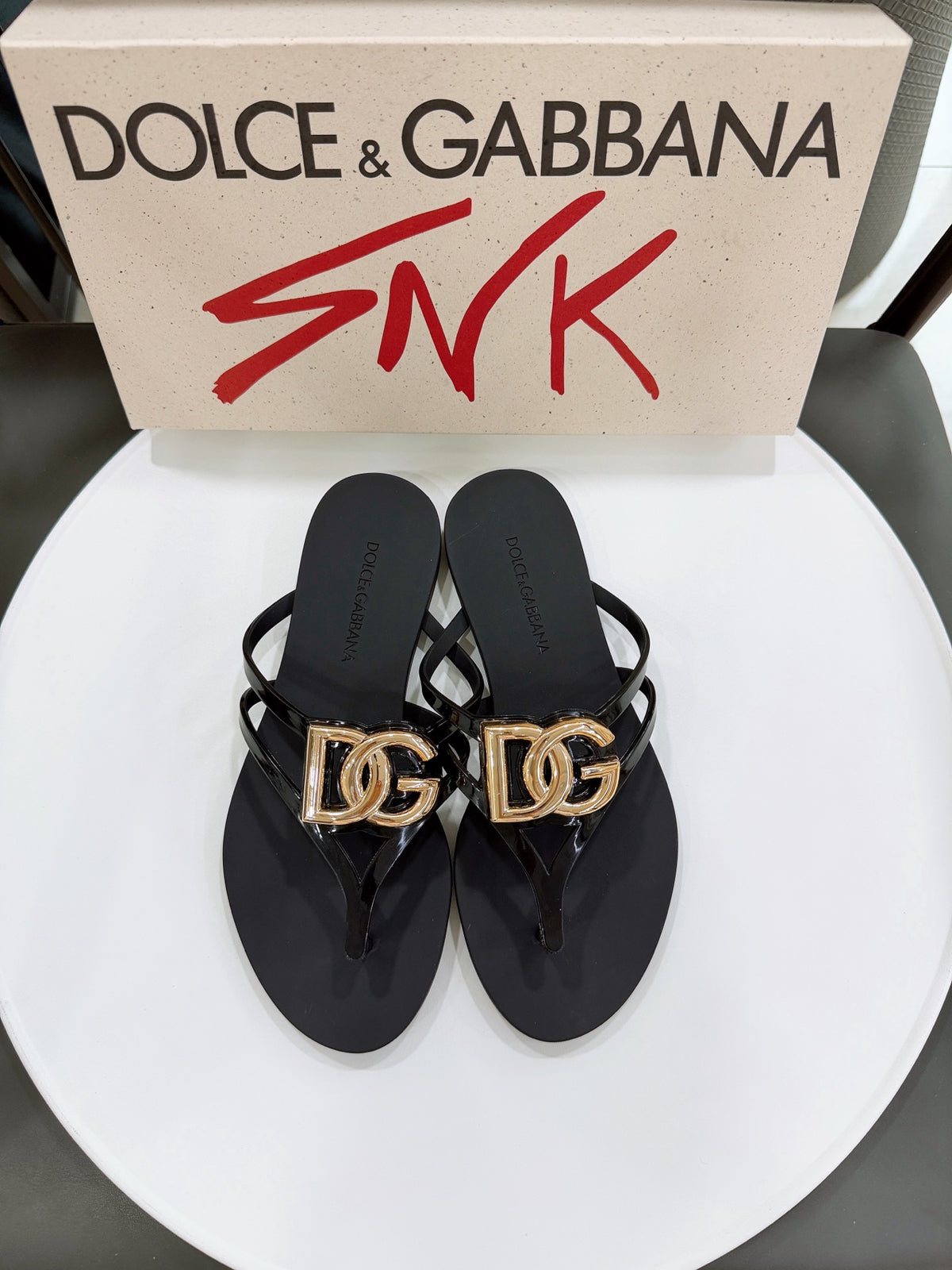Dolce & Gabbana DG Men's Gold-Buckle TPU Flip Flops