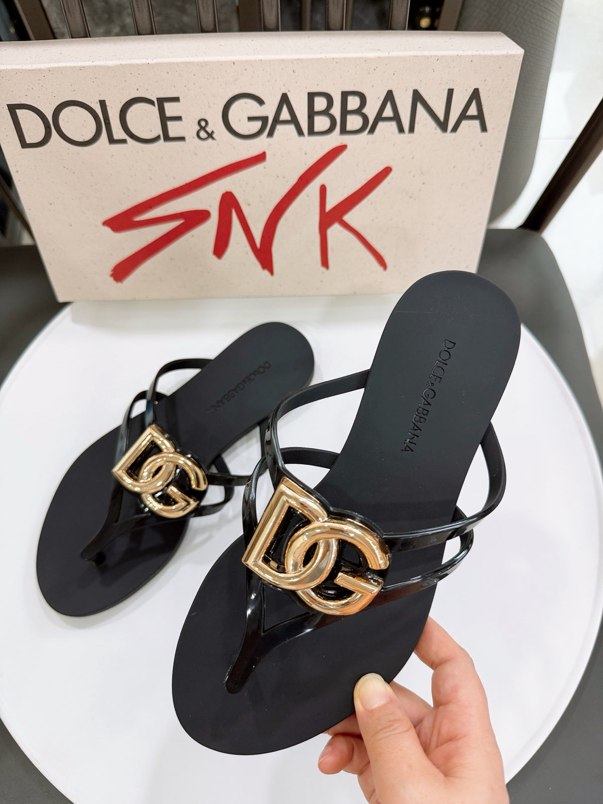 Dolce & Gabbana DG Men's Gold-Buckle TPU Flip Flops
