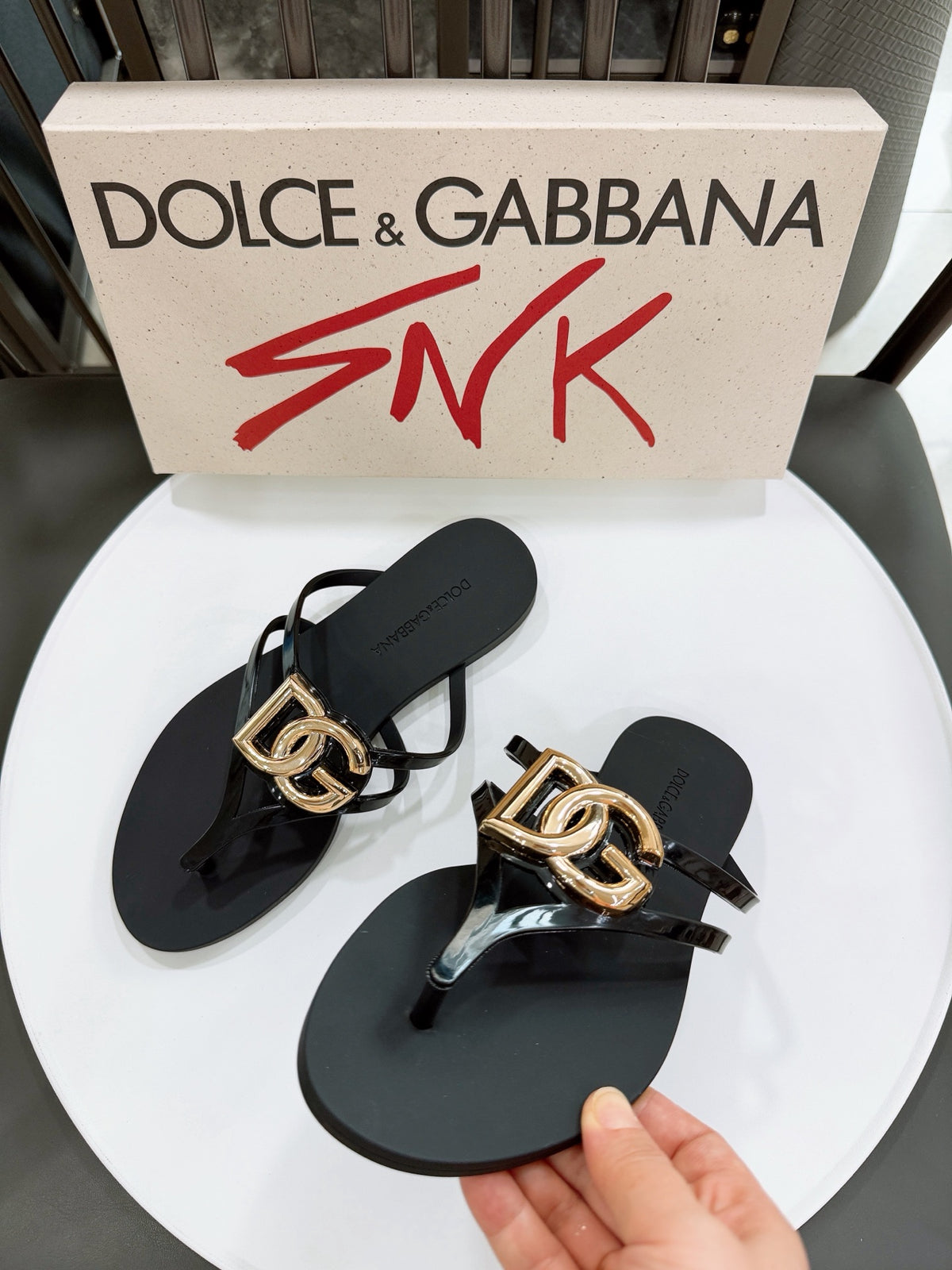 Dolce & Gabbana DG Men's Gold-Buckle TPU Flip Flops