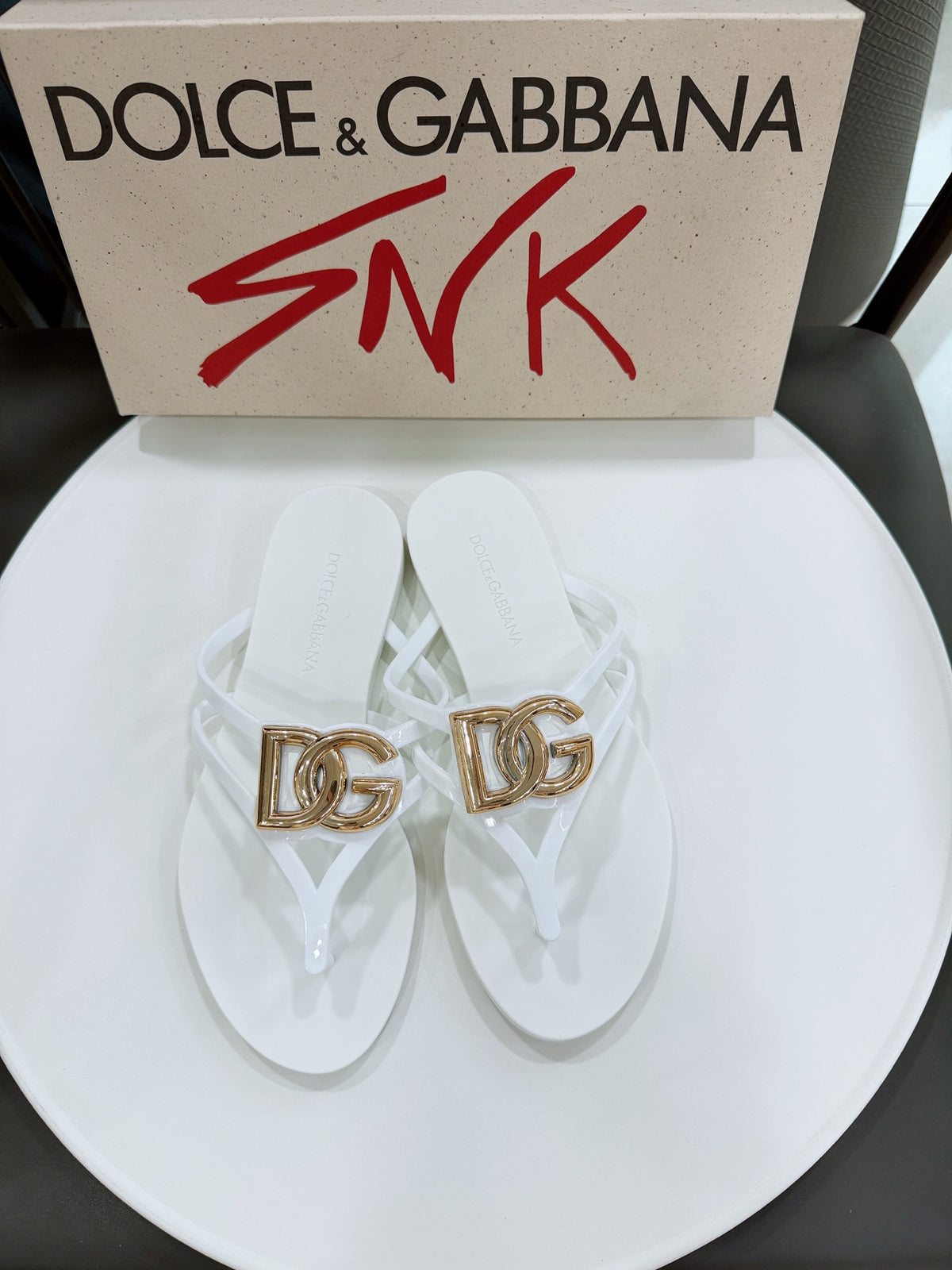 Dolce & Gabbana DG Men's Gold-Buckle TPU Flip Flops