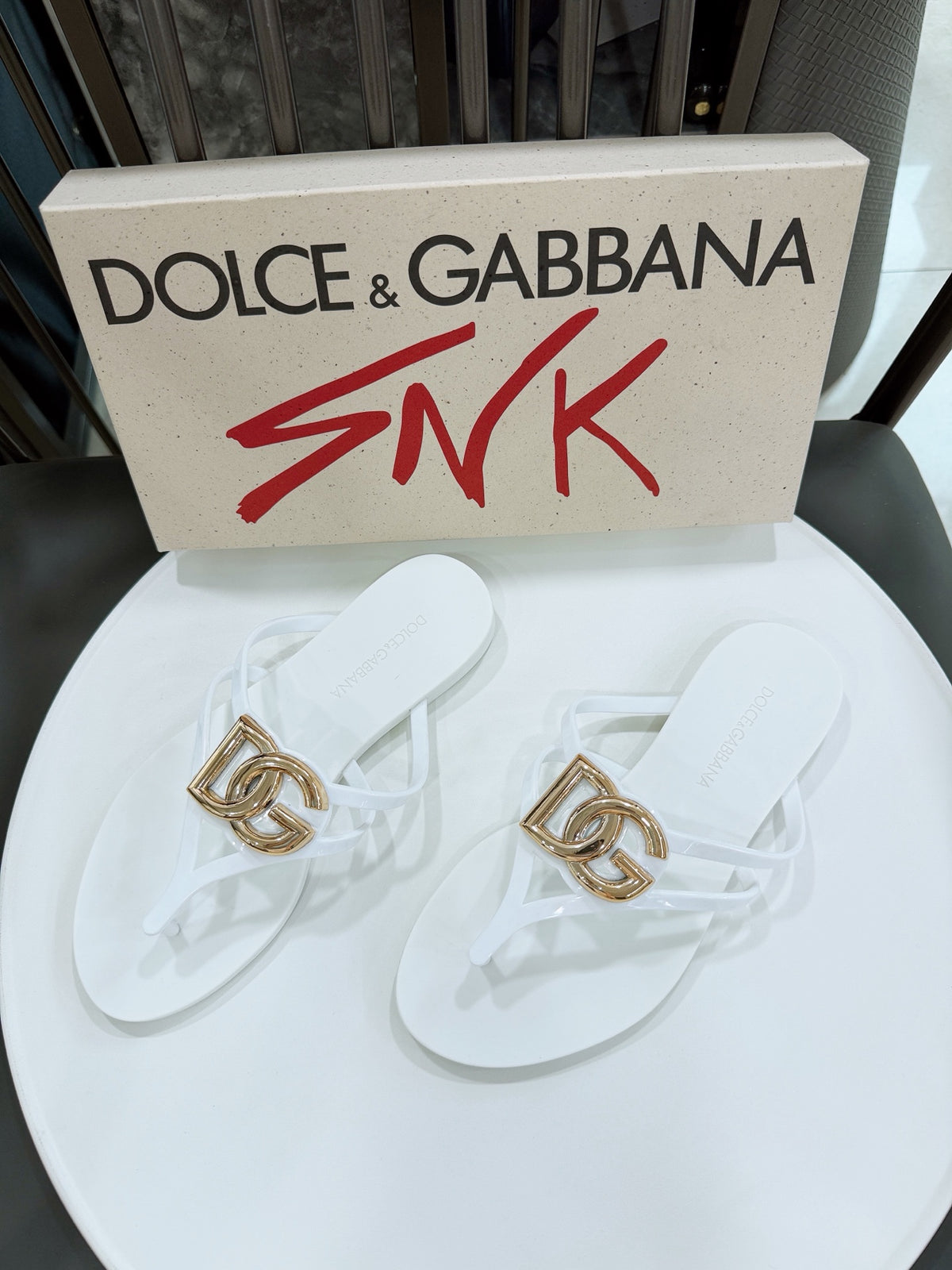 Dolce & Gabbana DG Men's Gold-Buckle TPU Flip Flops