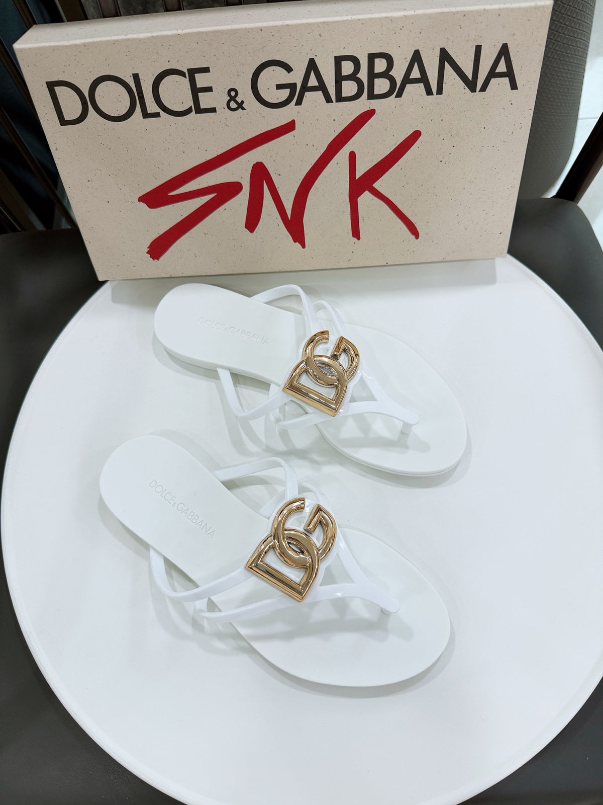 Dolce & Gabbana DG Men's Gold-Buckle TPU Flip Flops