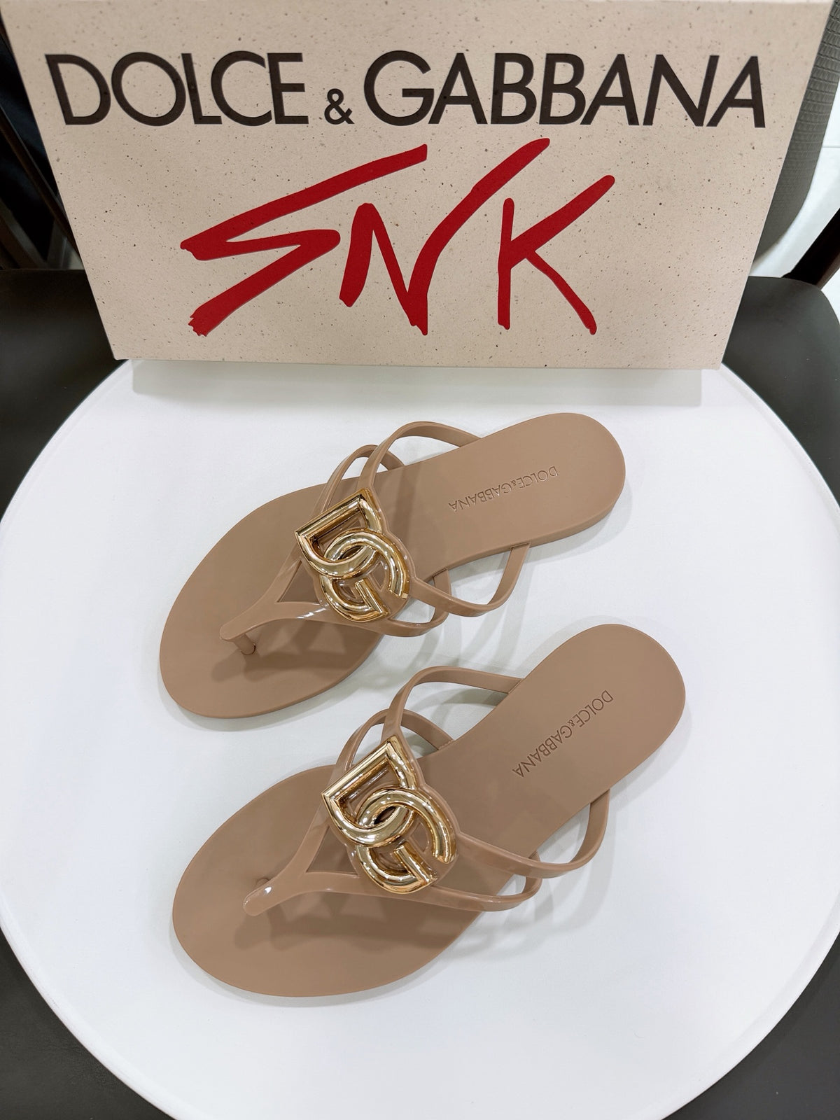 Dolce & Gabbana DG Men's Gold-Buckle TPU Flip Flops