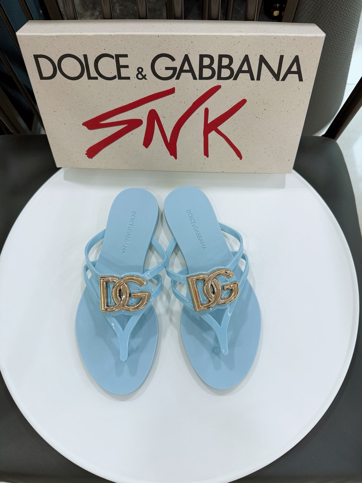 Dolce & Gabbana DG Men's Gold-Buckle TPU Flip Flops