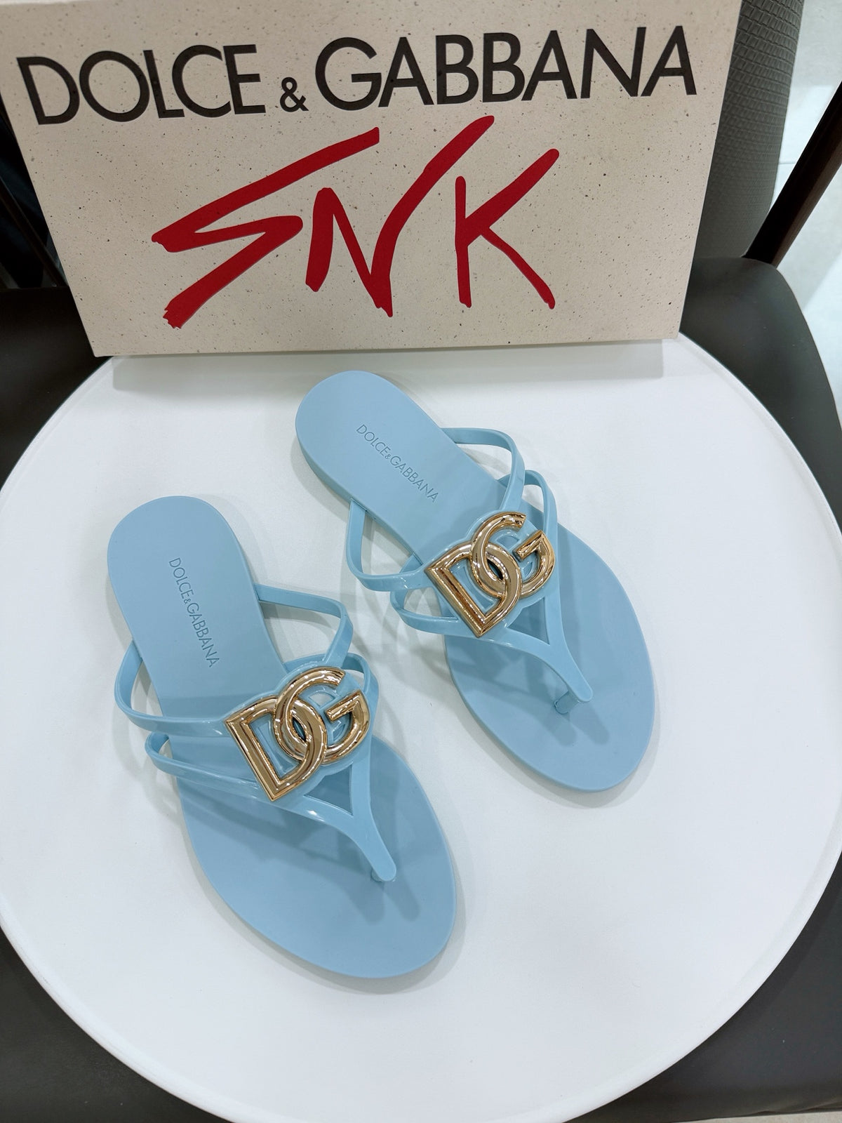 Dolce & Gabbana DG Men's Gold-Buckle TPU Flip Flops