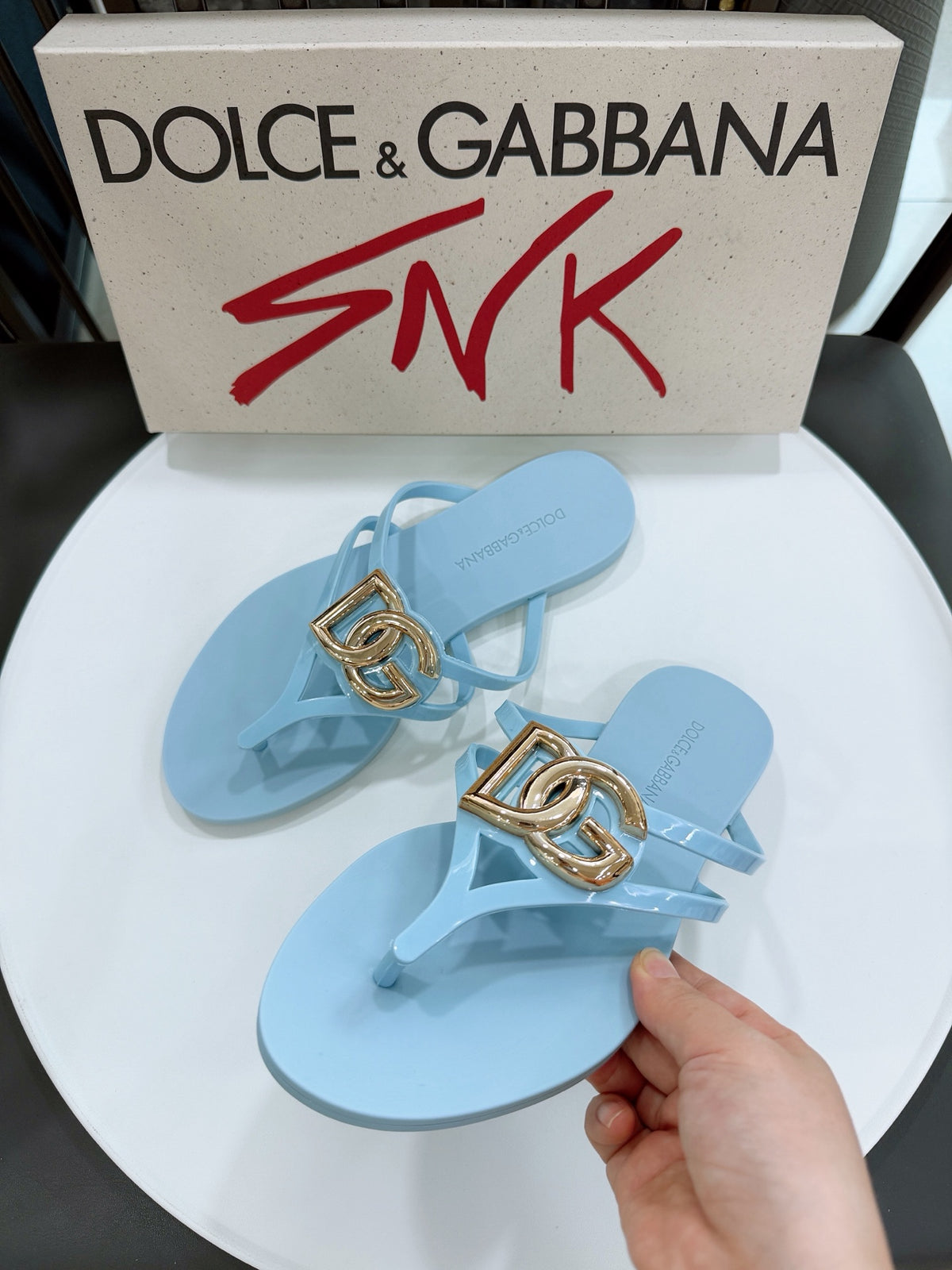 Dolce & Gabbana DG Men's Gold-Buckle TPU Flip Flops