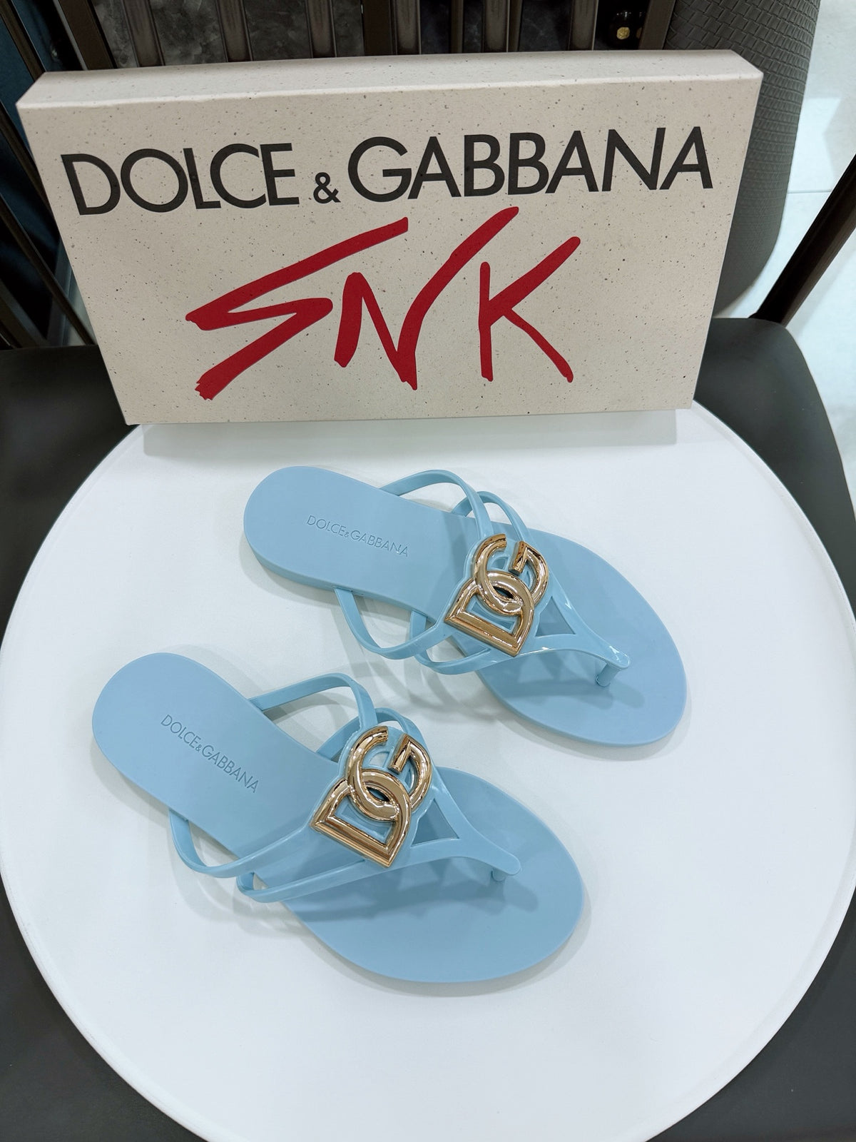 Dolce & Gabbana DG Men's Gold-Buckle TPU Flip Flops