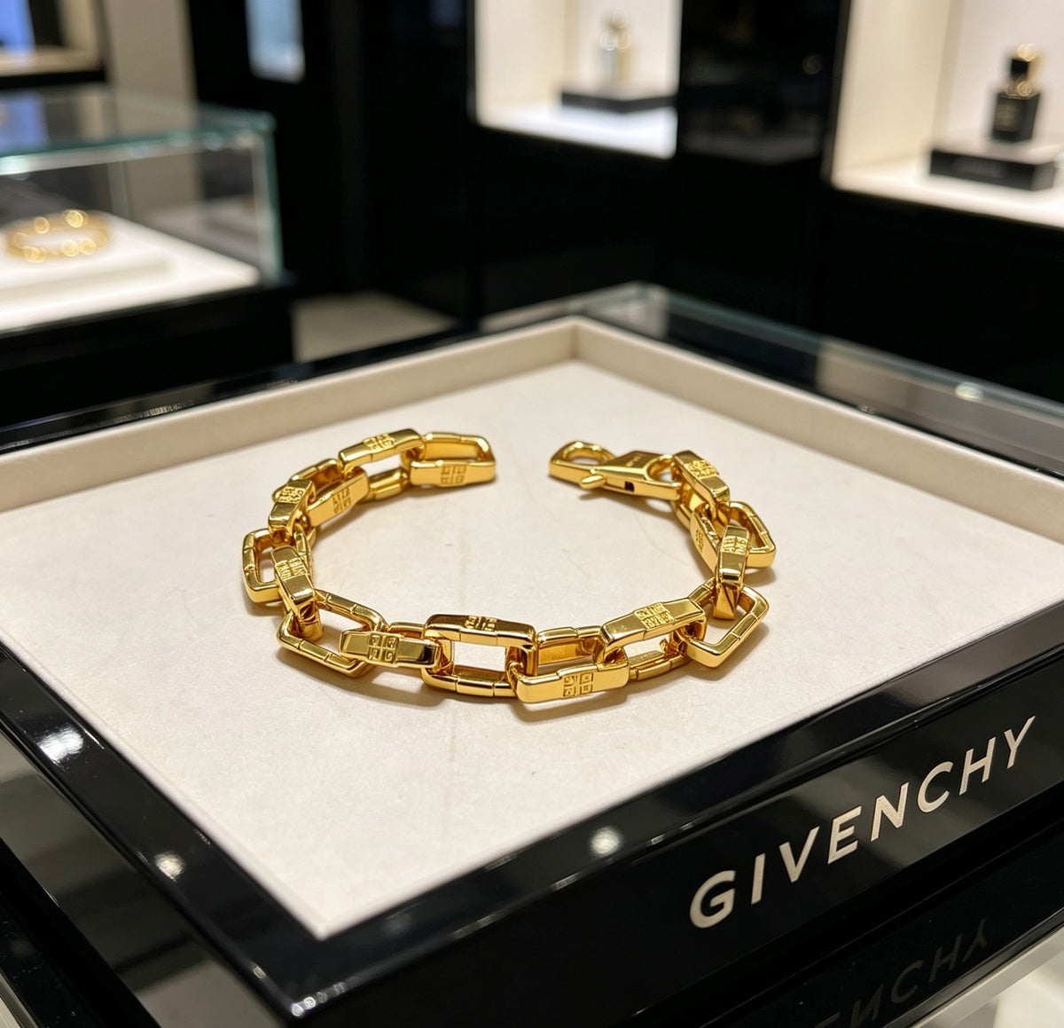 gold gold plated floral Bracelet for men - alternate angle view 9