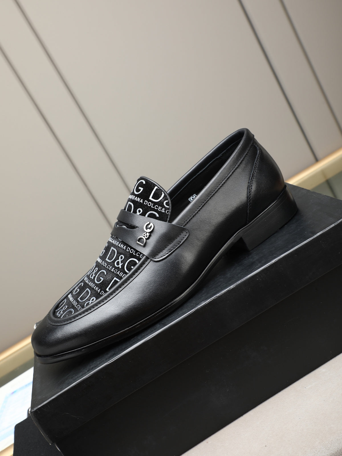 Dolce & Gabbana DG Men's Handcrafted Formal Dress Shoes