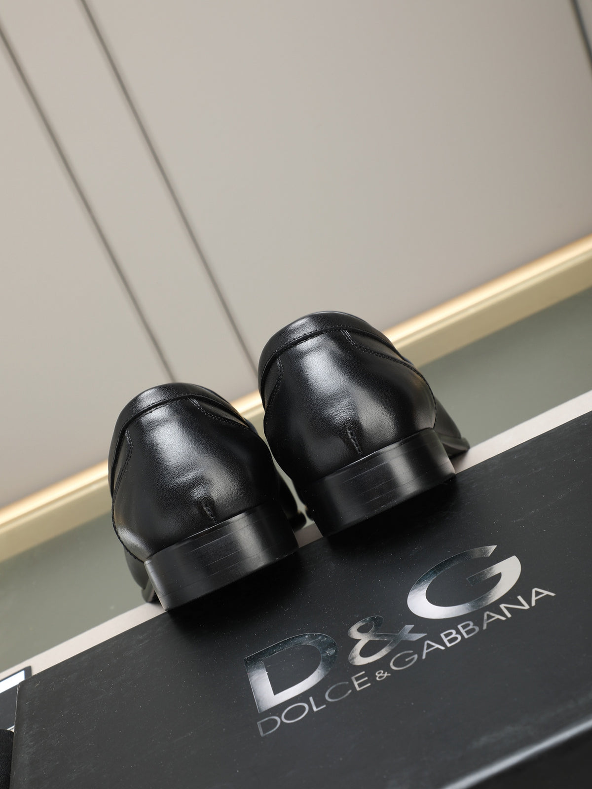Dolce & Gabbana DG Men's Handcrafted Formal Dress Shoes